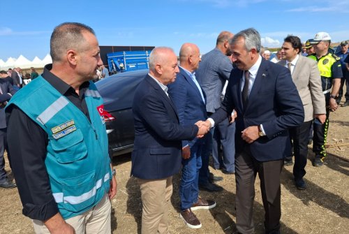 Yerli̇ Ve Mi̇lli̇ Hi̇bri̇t Ayçi̇çek Hasat Şenli̇ği̇ Programı